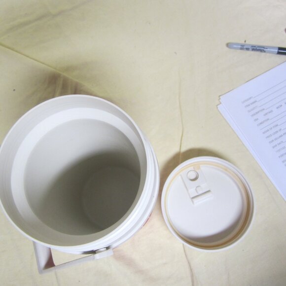 VTG 80'S LIPTON ICED TEA PROMO COOLER JUG 1/2 GAL $EACH - Picture 14 of 14